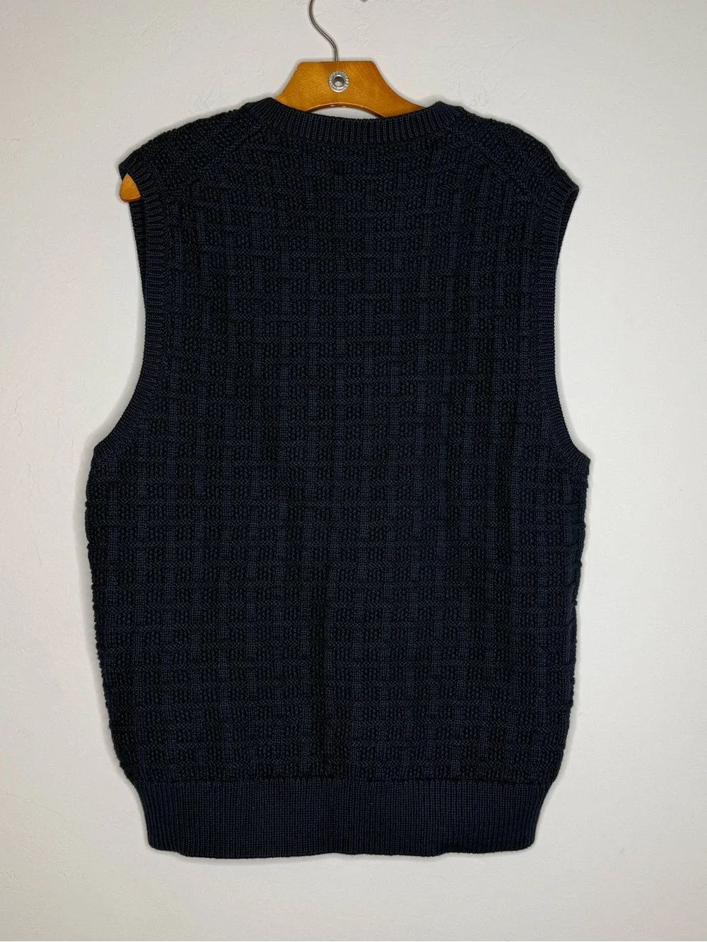 J Crew Men’s Cotton V neck sweater vest in checkered stitch Navy NWT Large